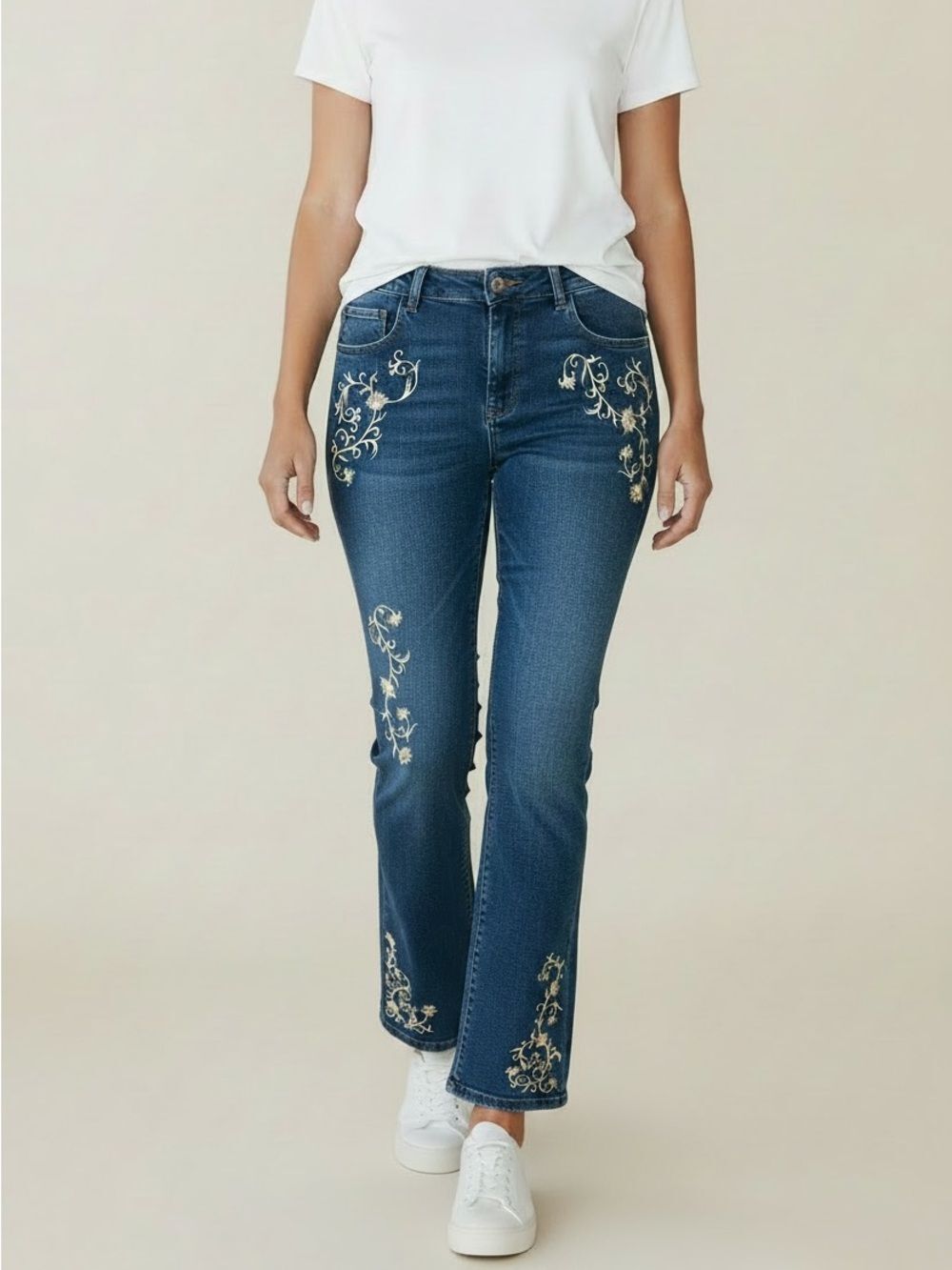 Cache Gold Embroidered Boot Cut Blue denim Jeans Size 10